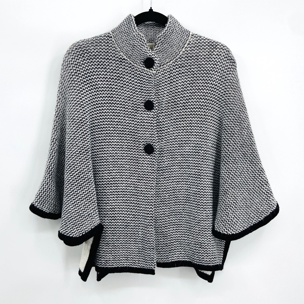 BABY ALPACA Made In Peru Black White Herringbone Soft Button Up Cape Poncho